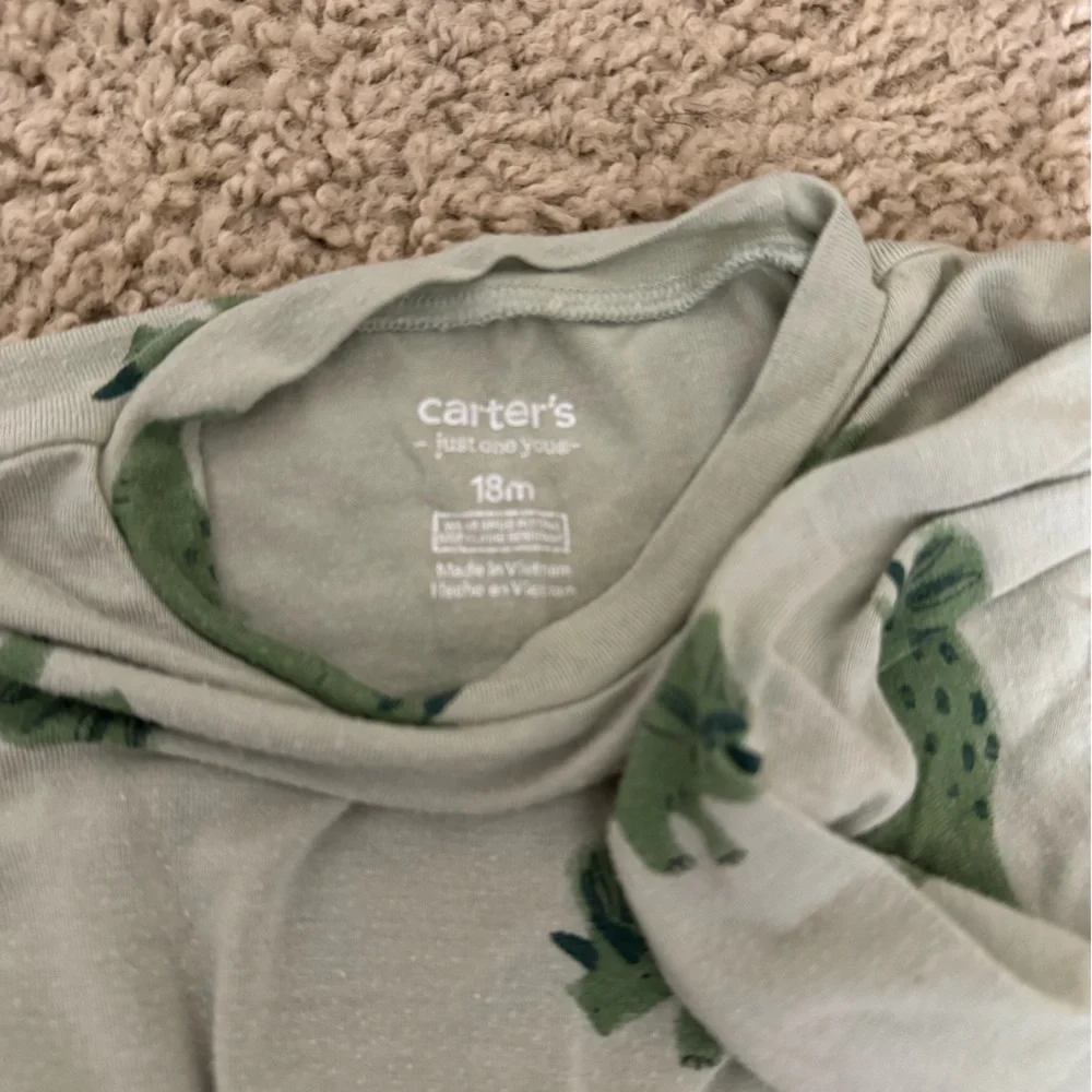 Carter's Green Dinosaur PJ set - Picture 3 of 3